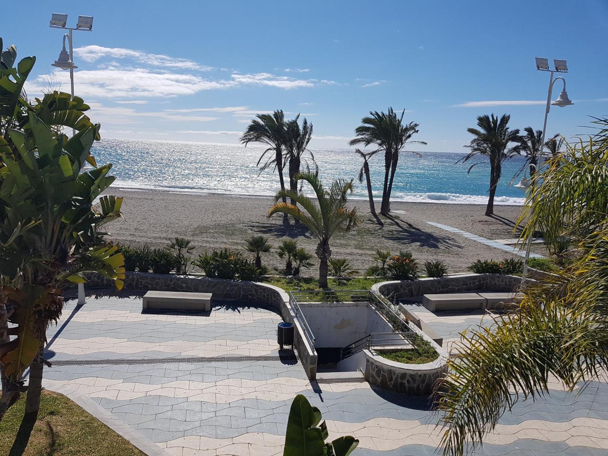 Instyle Almunecar En El Centro Con Cochera Y Piscina Exterior foto